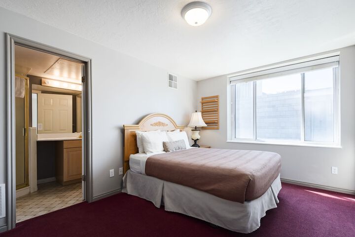 Room 14 of 106
