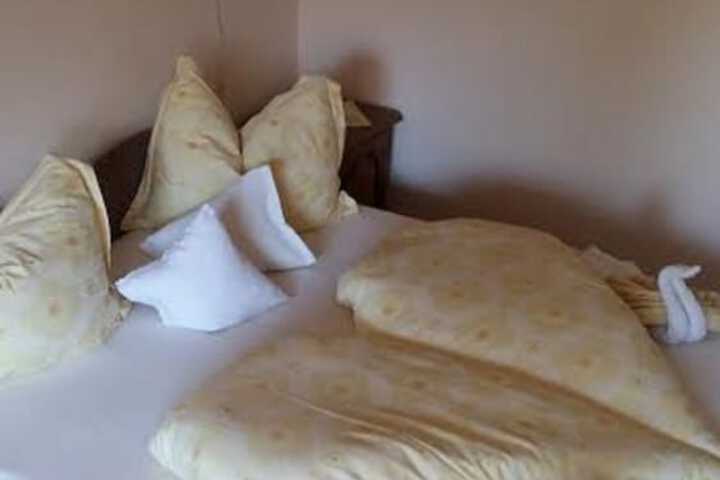 Room 6 of 33