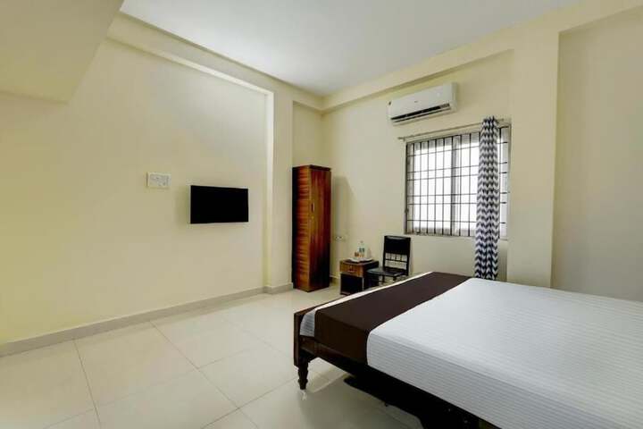 Room 2 of 13