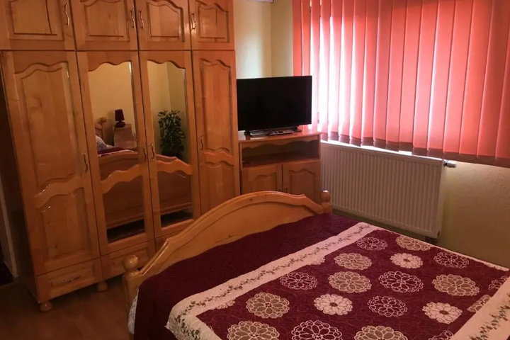Room 3 of 11