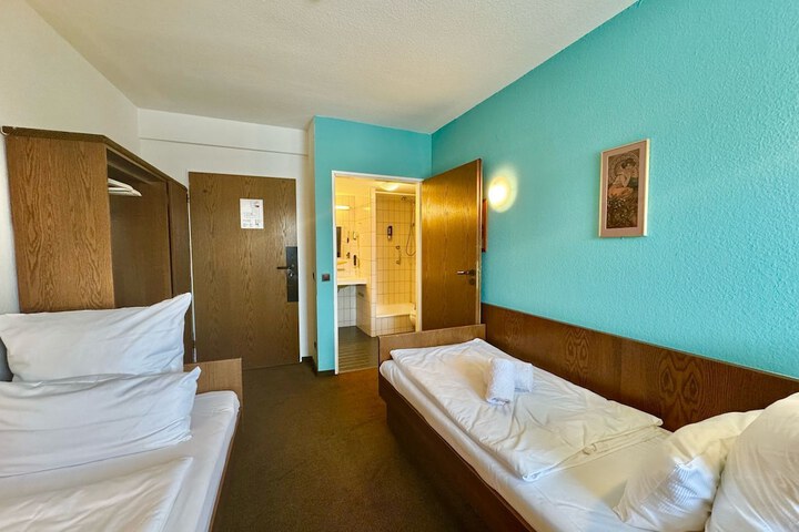 Room 19 of 63