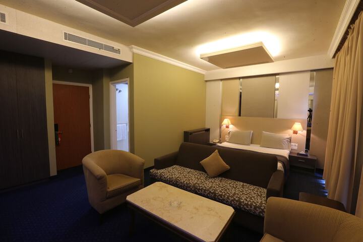 Room 16 of 54