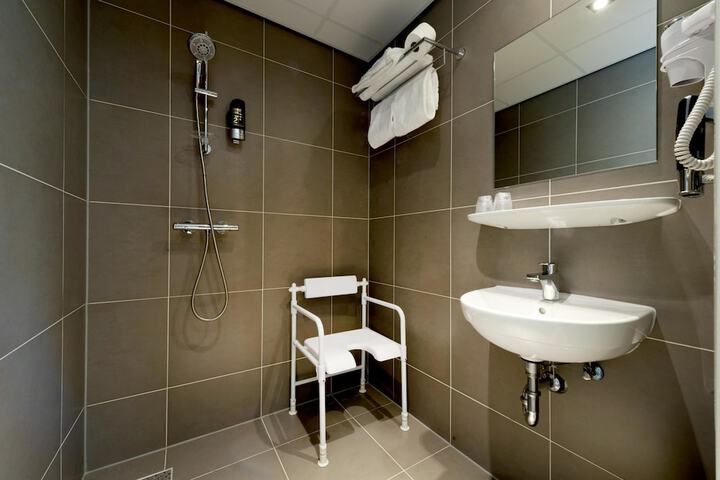 Clean Restrooms