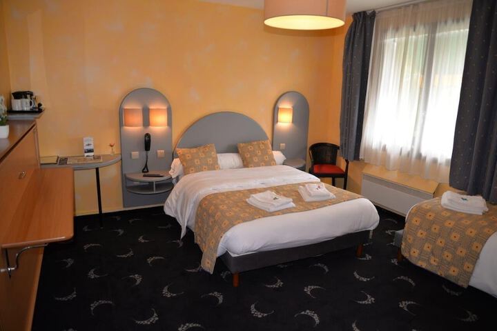 Room 4 of 27