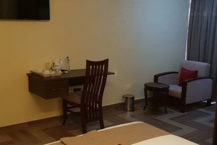 Room 4 of 45