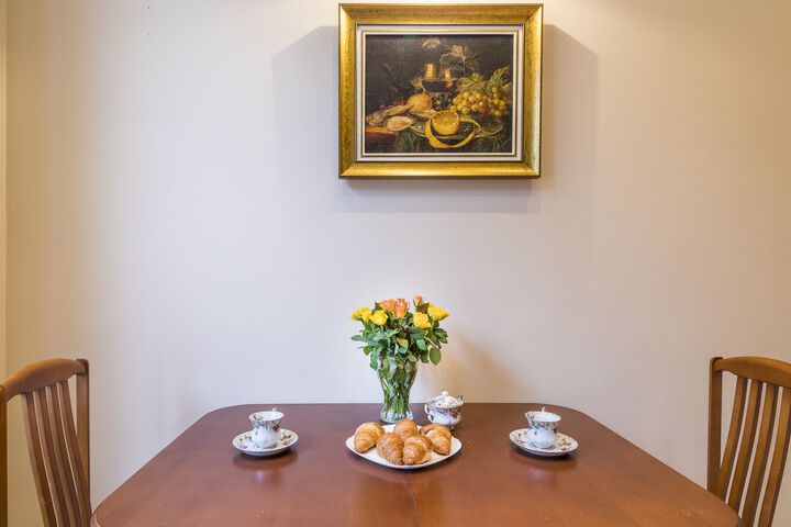 Room 6 of 25