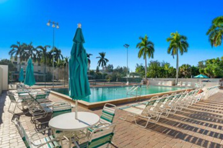 Pool 53 of 82