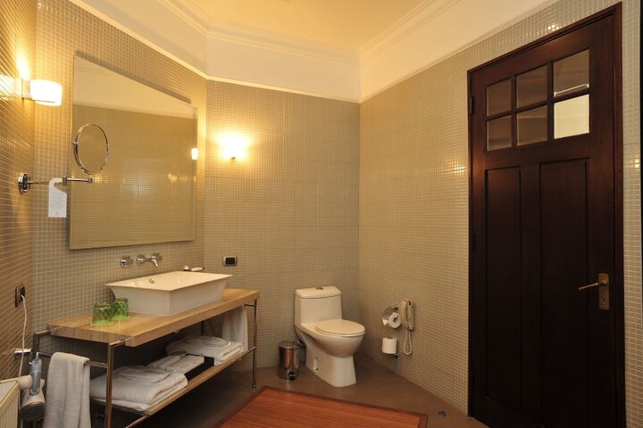 Room 21 of 51