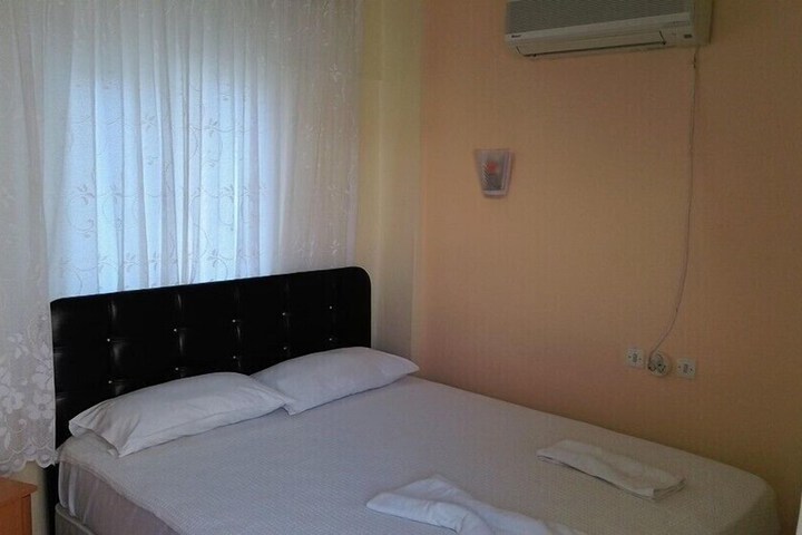 Room 6 of 21