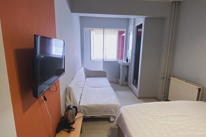 Room 12 of 24