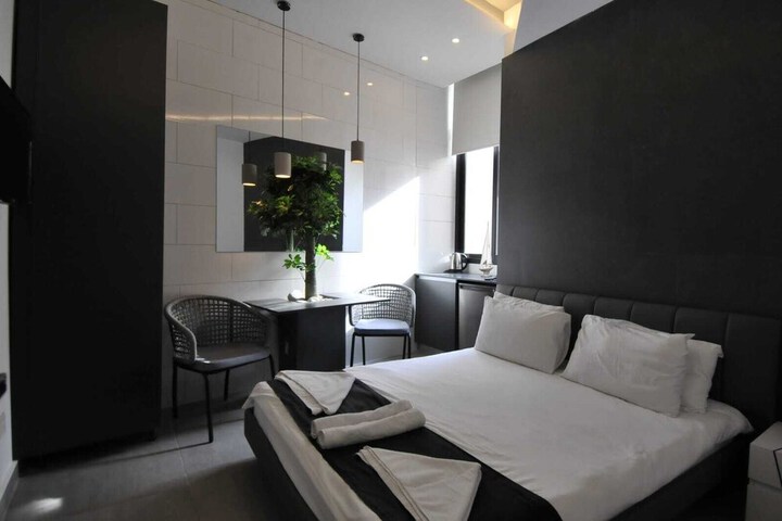 Room 7 of 36