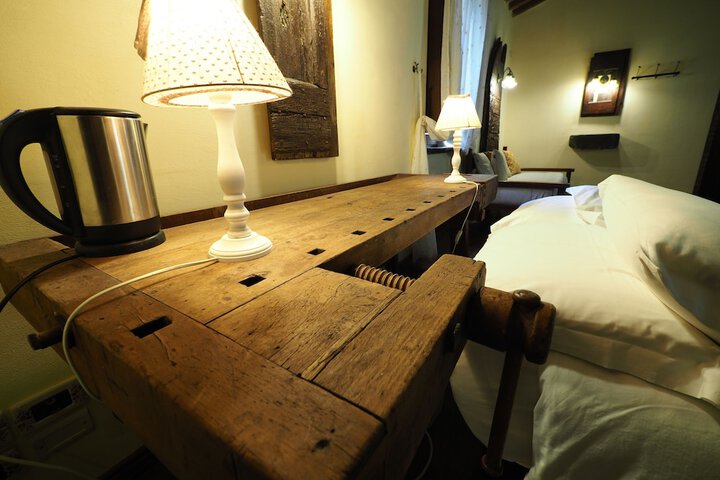 Room 6 of 90