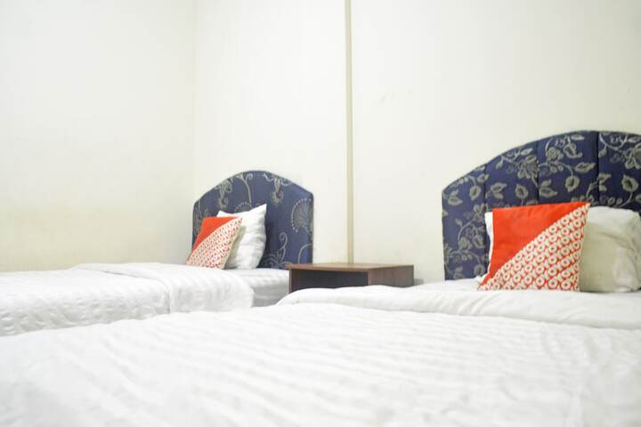 Room 11 of 24