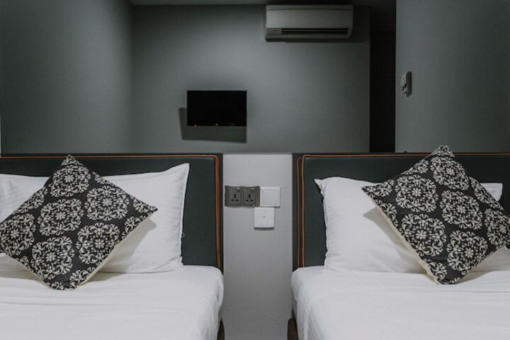 Room 9 of 88