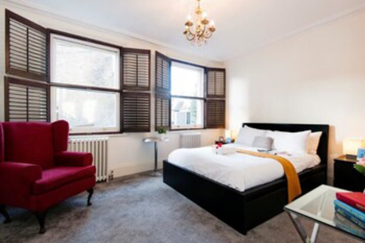 Room 6 of 23
