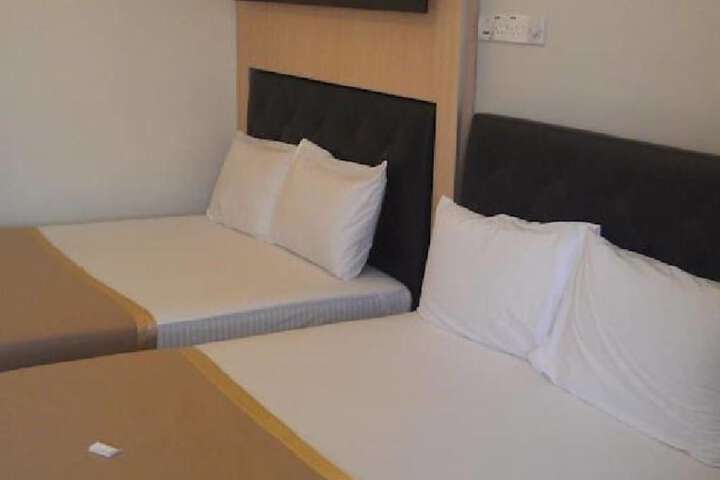 Room 5 of 32