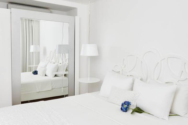 Room 33 of 189