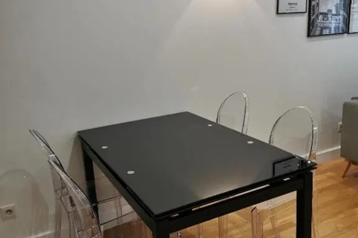 Room 2 of 18