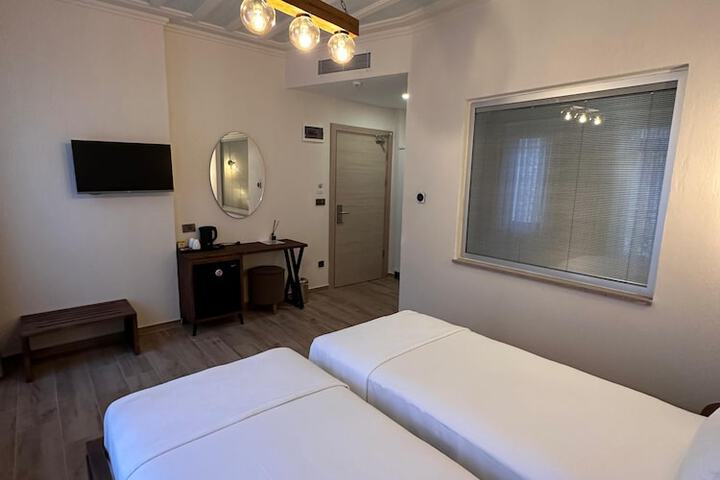 Room 9 of 51