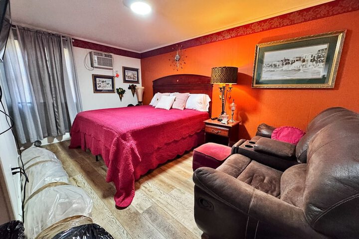 Room 9 of 91