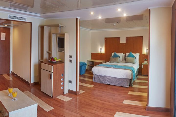 Room 6 of 58