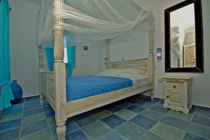 Room 3 of 39