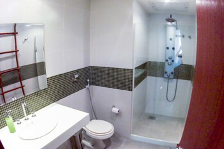 Room 3 of 39