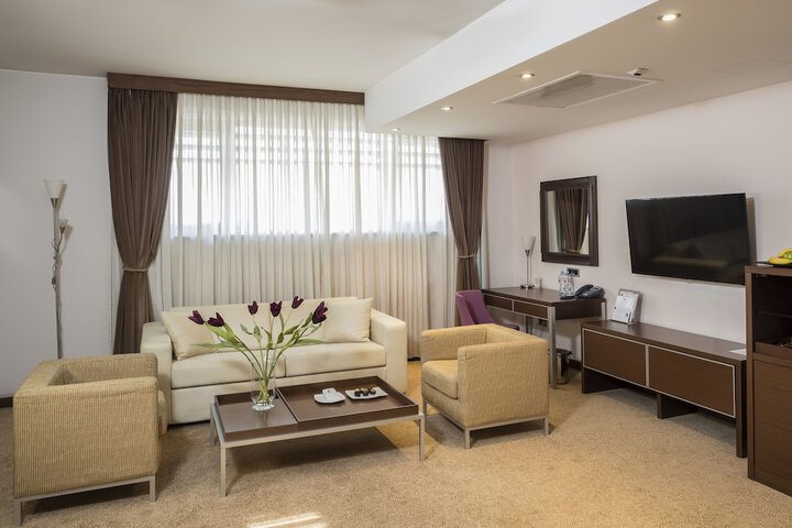 Room 51 of 134