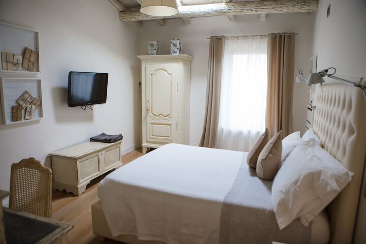 Room 30 of 170
