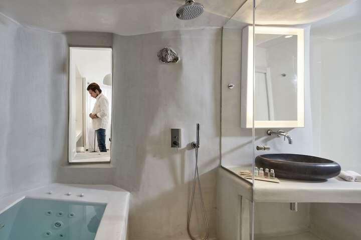 Hotel 79 of 92