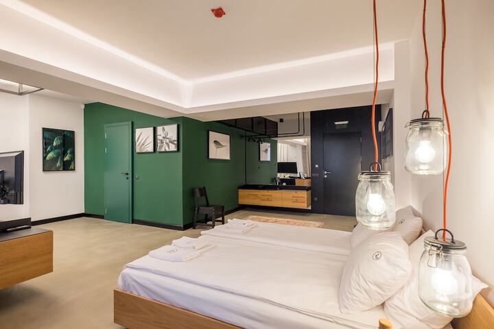 Room 17 of 76