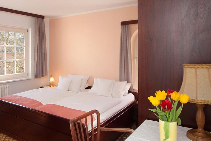 Room 4 of 39