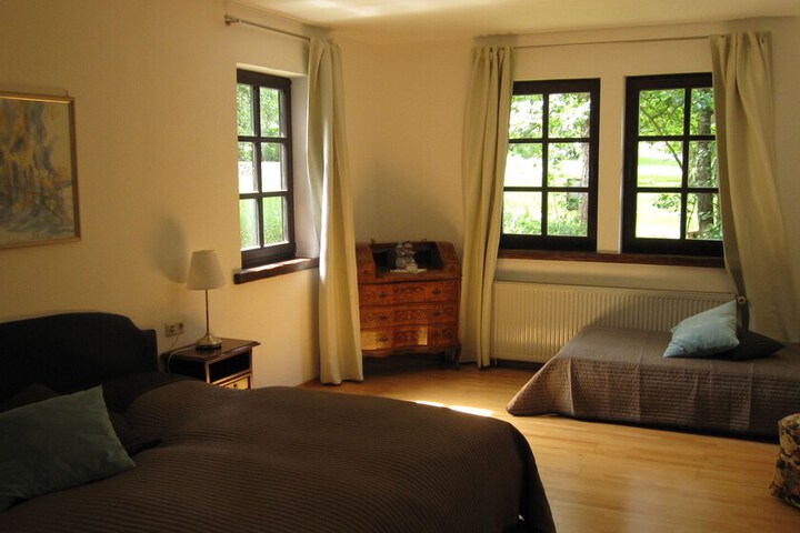 Room 2 of 52