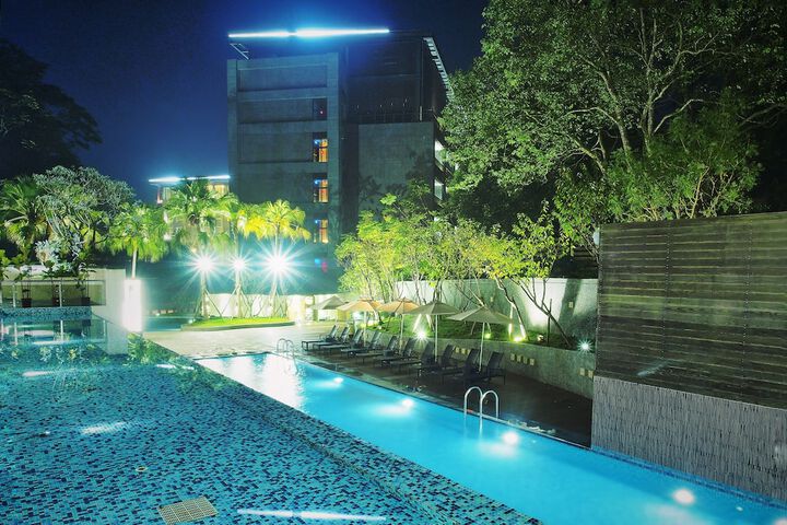 Pool 52 of 137