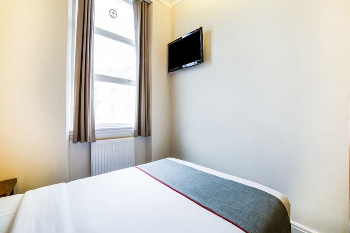 Room 7 of 20