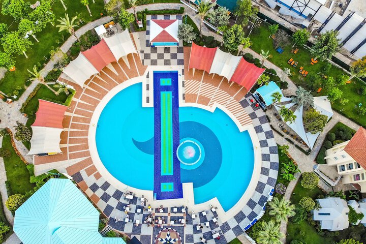 Pool Hotel
