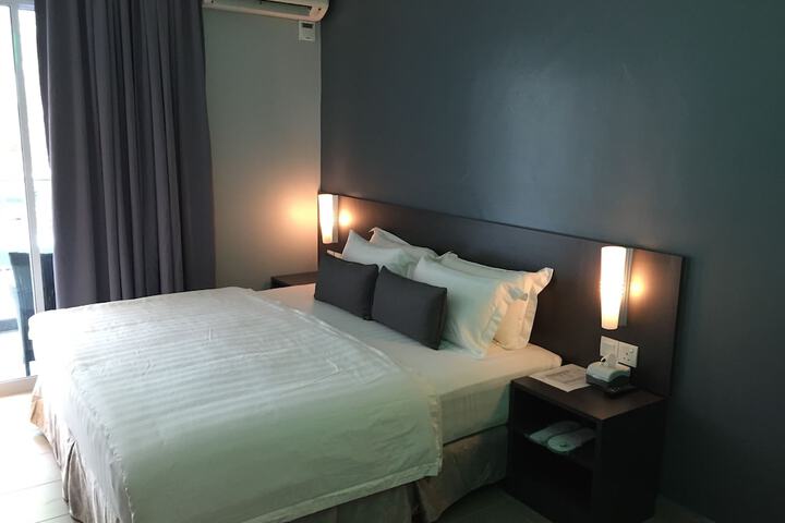 Room 9 of 31