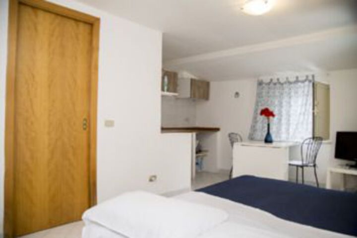 Room 77 of 160