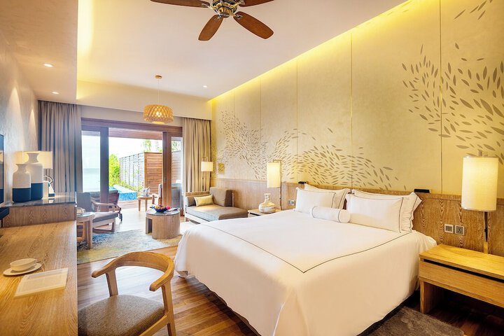 Room 28 of 200