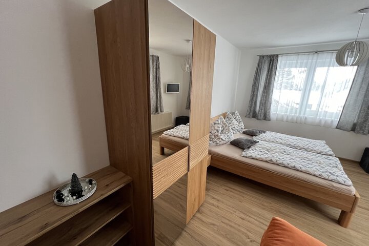 Room 3 of 44