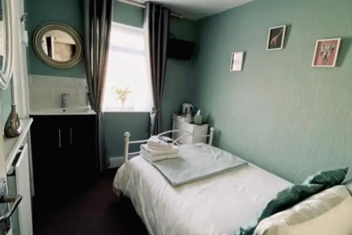 Room 3 of 5