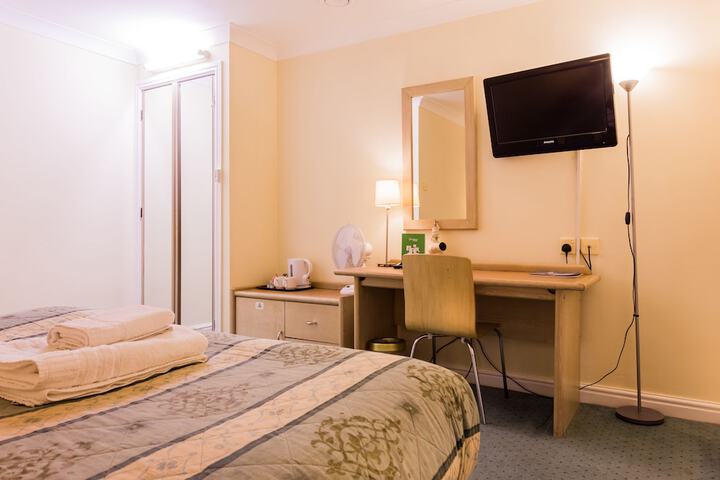 Room 20 of 38