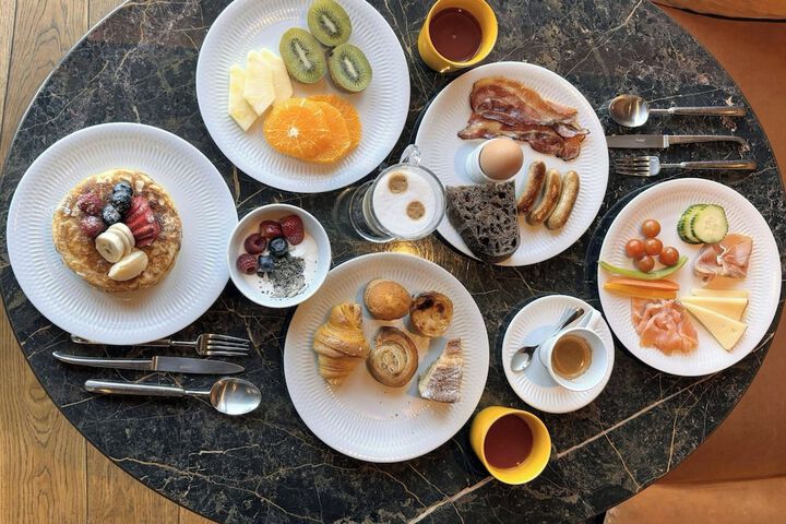 Breakfast/Coffee Service 98 of 130
