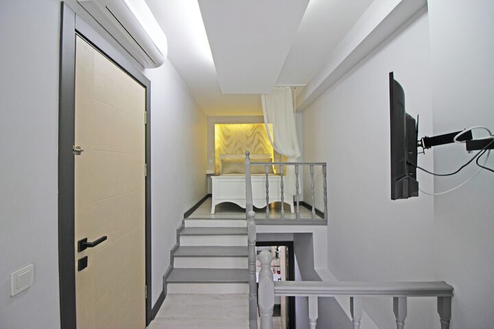 Room 27 of 54