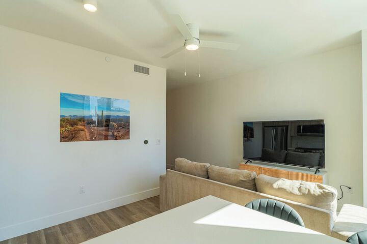 Room 17 of 48