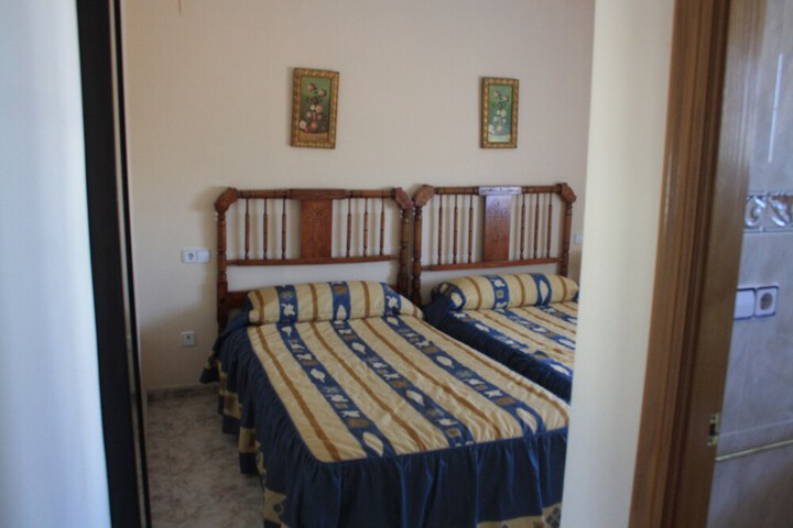 Room 10 of 48