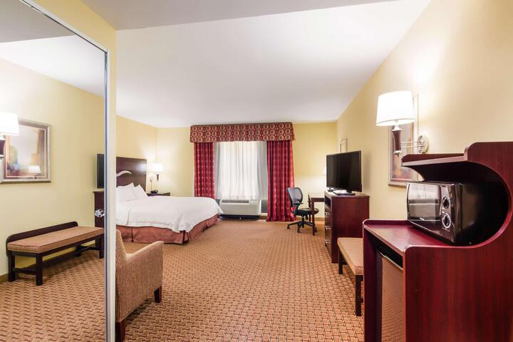 2 Queen Beds (1 of 12)