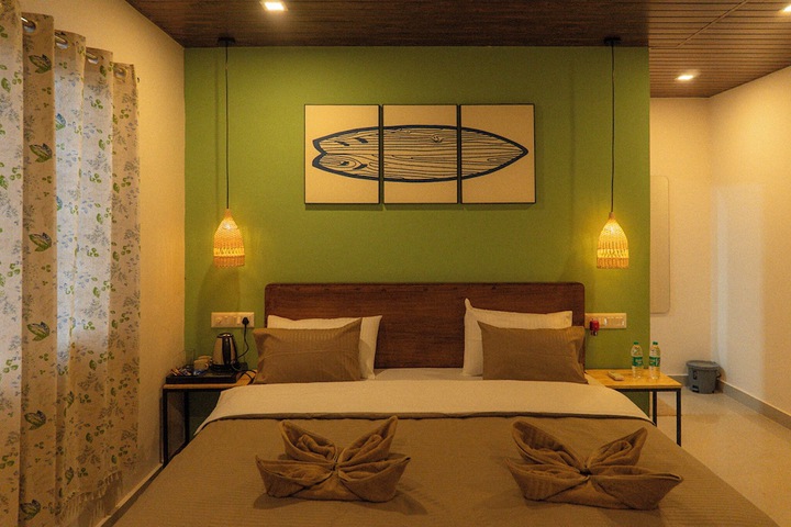 Room 9 of 33