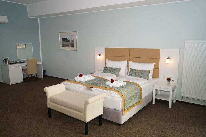 Room 3 of 29