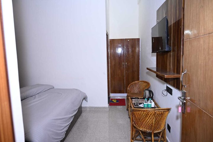 Room 5 of 26